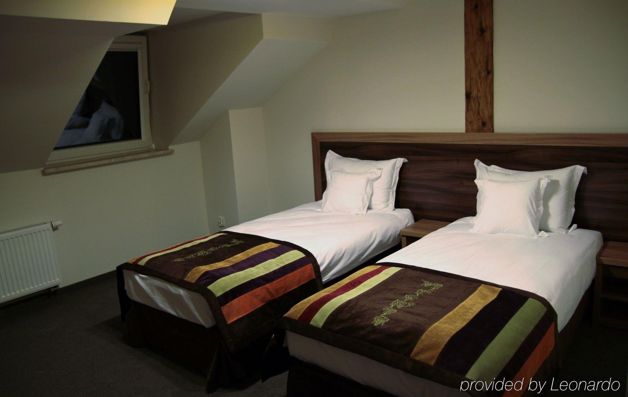 Dwor Kombornia Hotel&Spa ภายนอก รูปภาพ
