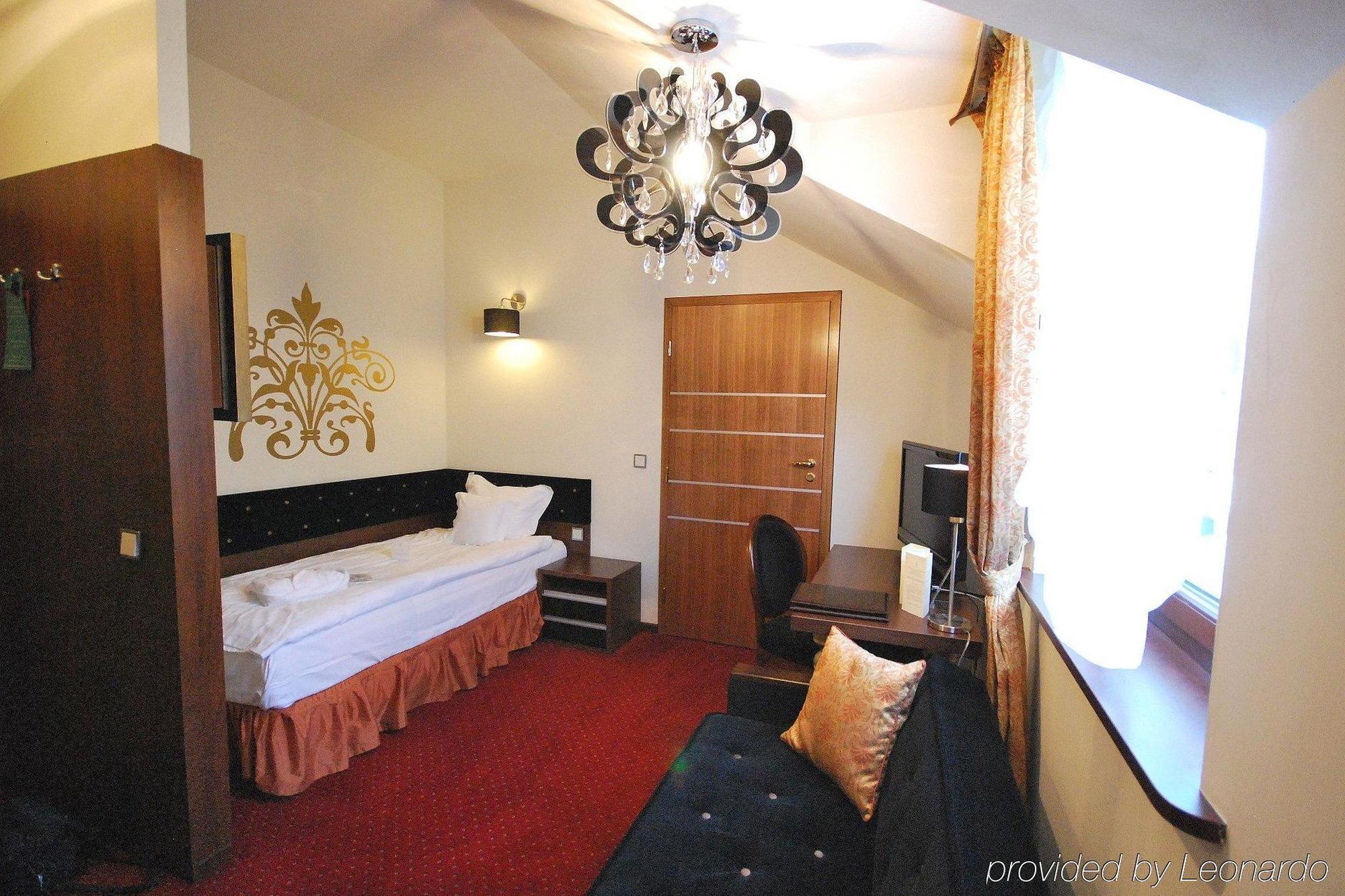 Dwor Kombornia Hotel&Spa ภายนอก รูปภาพ