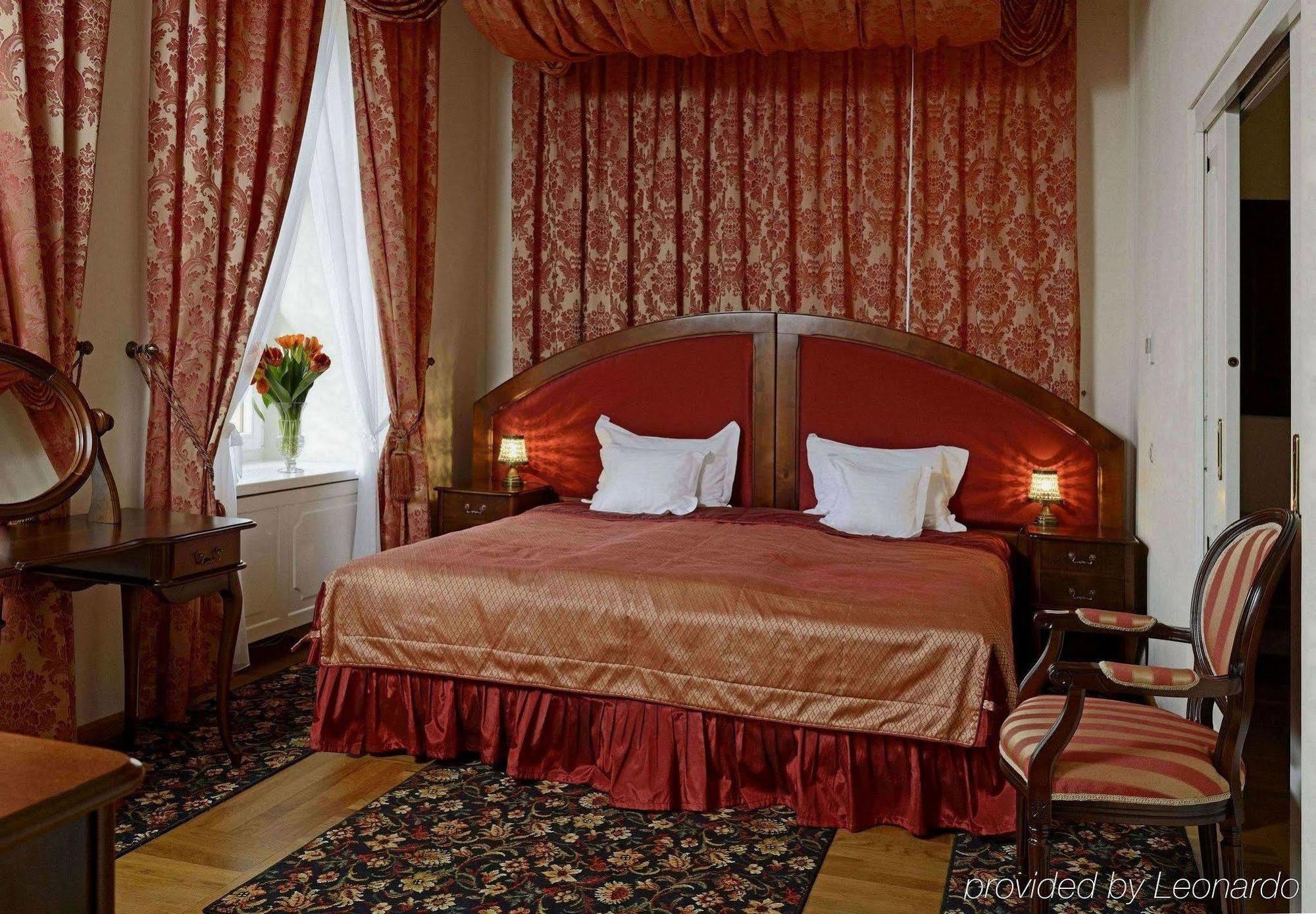 Dwor Kombornia Hotel&Spa ภายนอก รูปภาพ